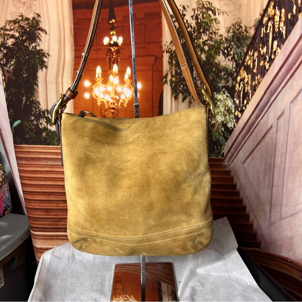 Coach Vintage Suede Tan Shoulder Bag, adjustable strap, tassel metal logo charm - Picture 10 of 17